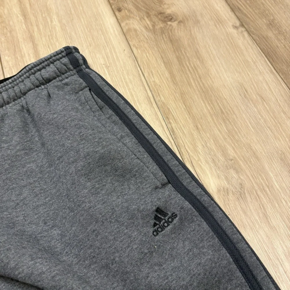 Adidas‎ Fleece Sweatpants Mens M Straight Black Gray Pants Athleisure Streetwear